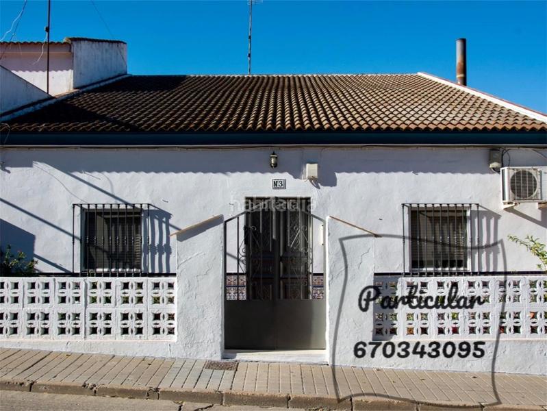 Foto 619d400b-0653-49d0-bf72-8b6b271856ae. Casa adosada en calle tomillo 3 / calle juan ramón jiménez en Lucena del Puerto