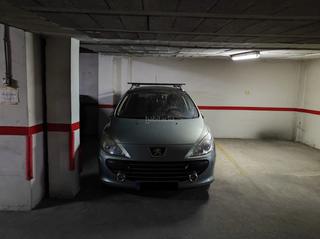 Location Parking voiture à Calle del bachiller 1. Plaza de garaje amplia y cómoda c. del bachiller
