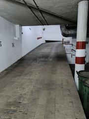 Location Parking voiture à Calle hermanos soto chápuli 3. Se alquila plaza de garaje amplia