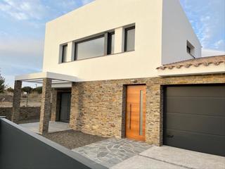 Casa a Plaça del passeig 17. Casa es cayals, cadaqués