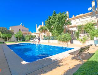 Semi detached house in Carrer cormorà 8. Adosado albir
