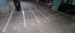 Rent Motorcycle parking in Carrer de berenguer de palou 56. Alquilo plaza de moto.