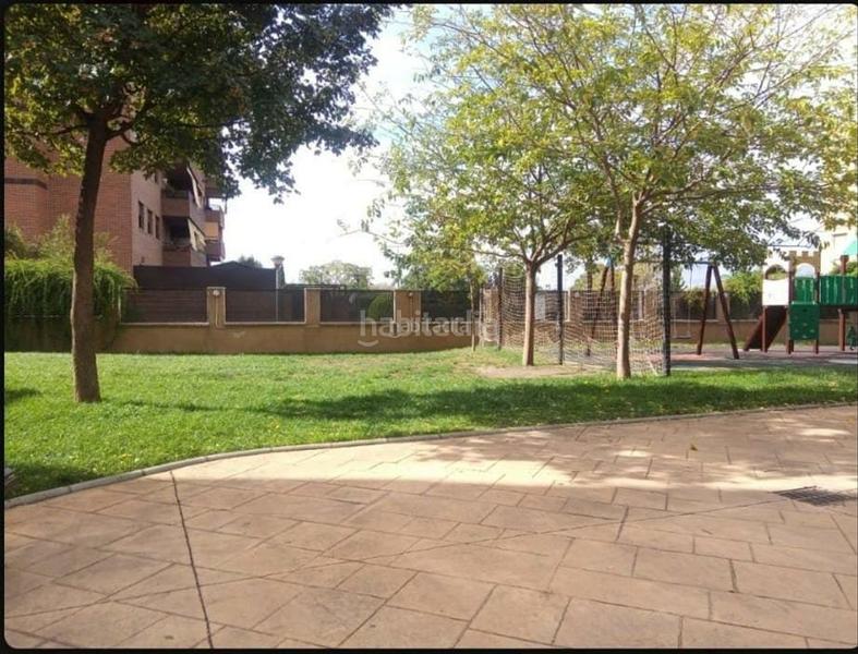 Foto 2a9734cf-06ee-4d3e-a94e-708d50d49935. Piso en calle albondón 16 magnifico piso con piscina en zona sanders en Granada