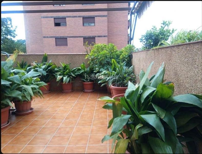 Foto 6597616f-0f73-4ab2-b42d-9a4567bd86c3. Piso en calle albondón 16 magnifico piso con piscina en zona sanders en Granada
