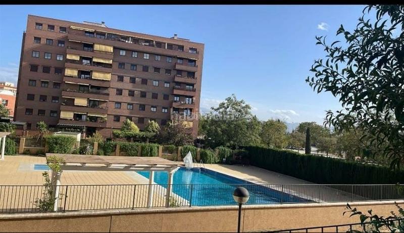 Foto 7b9cc167-9fb1-4571-8a57-170af195eaac. Piso en calle albondón 16 magnifico piso con piscina en zona sanders en Granada