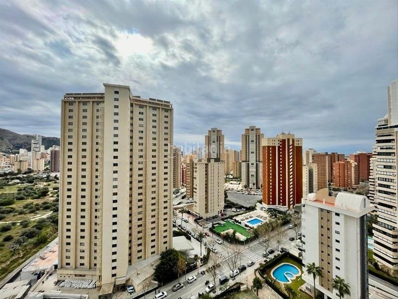 Foto 09d4ed6d-021f-40c3-b17e-00f6ea3da1be. Miete etagenwohnung in avenida del doctor orts llorca 21 in Benidorm