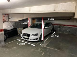 Autoparkplatz in Carrer de pavia 43