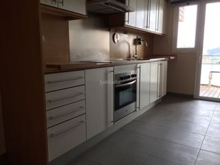 Appartement à Carrer de sant antoni 7. Piso grande 97m2 + 4 hab + 2 baños + párquing