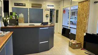 Rent Business premise in Passatge de vilella i puig 1. Local luminoso