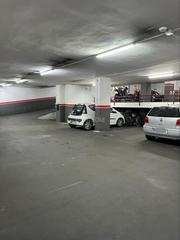 Lloguer Aparcament cotxe a Carrer de casanova 71. Parking coche + moto en calle casanova