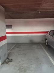 Parking voiture à Carrer de l'urgell 2. Plaza de parking en st boi de llobregat (marianao)