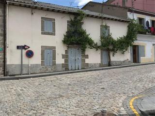 Maison à Avenida del parque 5. Navalperal de pinares / avenida del parque 1