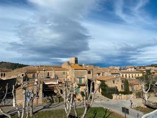 Terreny residencial a Carrer riera-peratallada 9. Venta casa obra nueva en peratallada