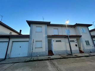 Casa adossada a Avenida argusino 5. Bermillo de sayago / avenida argusino
