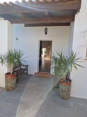 Casa en Calle marlen 6. Villa independiente de 4 dormitorios 3.5 baños
