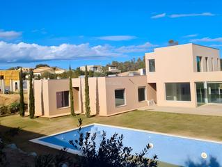 Casa a Carrer l'albera 6. Casa de nueva construcción en perelada