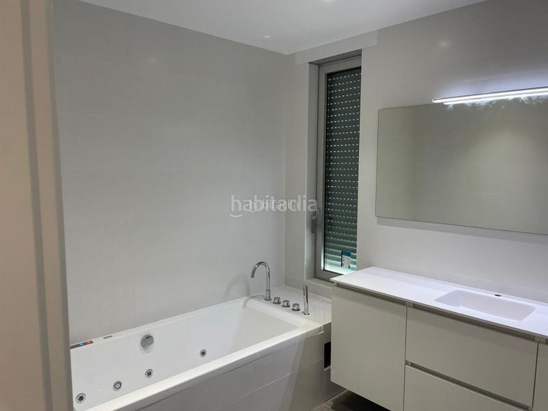Foto a9dd9f38-5668-4c66-928f-60e6e8bdd0a4. Casa en carrer l'albera 6 casa de nueva construcción en perelada en Peralada