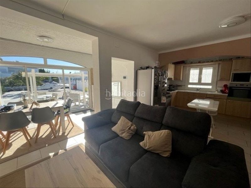 Foto e0bf68ce-a6a9-460a-88a7-51a57ae5e965. Appartement in carrer medes 46 in Cap Ras - Creus - Falconera Empuriabrava