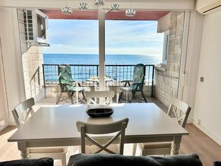 Miete Etagenwohnung in Complejo vicor 2. Alquiler precioso apartamento en primera línea de mar en vilassa