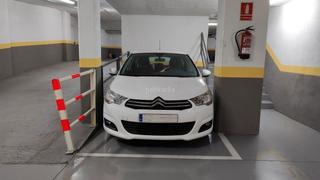 Aparcament cotxe a Carrer de joana raspall 15d. Plaza de parking