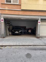 Miete Autoparkplatz in Carrer de rius i taulet 27. Alquiler plaza de parking en badalona