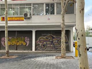 Lloguer Local Comercial a Avinguda mare de déu de bellvitge 222. Fantastico local esquinero