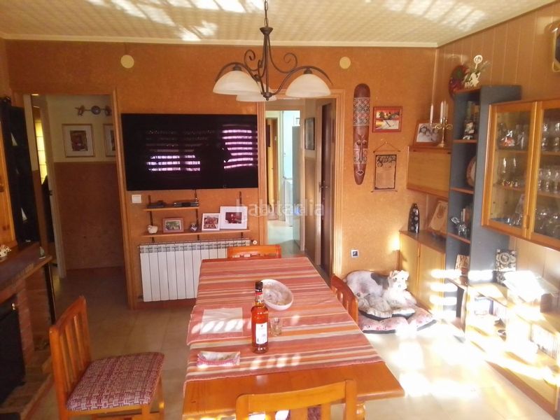 Foto eed07b24-0c73-4289-bda8-1540f7f47606. Casa pareada en carrer pau picasso 6 pareada...dos en una en Sant Hilari Sacalm