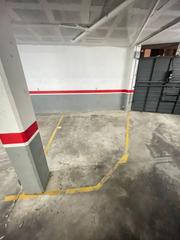 Parking coche en Carrer d'antoni bros 115. Plaza de parking en zona esportiva terrassa