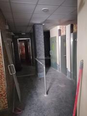 Local commercial à Carrer de roger de flor 15. Magnífico local 250 m2 zona oms i de prat