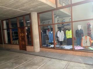 Local Comercial a Carrer santa llogaia 15a. Local comercial con posibilidad aparcamiento