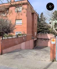 Location Parking voiture à Carrer del doctor letamendi 27. Fácil entrada para moto