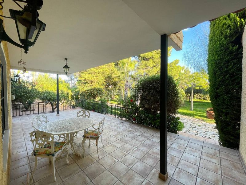 Foto 42314ac9-f661-4ba0-9b9d-613661574e11. Alquiler chalet en carrer mestral 3 excepcional chalet independiente con piscina en Sant Vicent del Raspeig