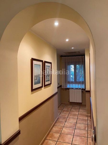 Foto aea9e2ea-c282-438e-a8d8-b05734dc641c. Alquiler chalet en carrer mestral 3 excepcional chalet independiente con piscina en Sant Vicent del Raspeig