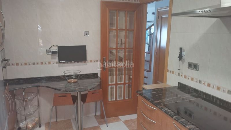 Foto 5cf1045d-1dc6-46a7-8846-d48e5fdd161a. Casa adosada en carrer serra perentxisa 28 lugar tranquilo con mucha luz en Picanya