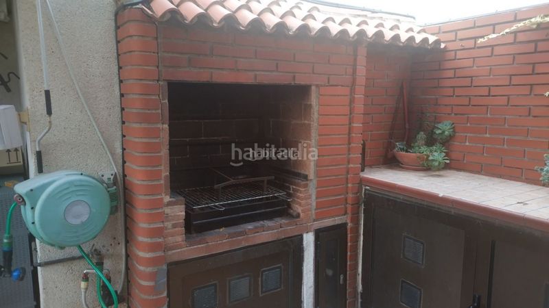Foto 76a87fdd-852b-49e1-b111-45c1c37f9a56. Casa adosada en carrer serra perentxisa 28 lugar tranquilo con mucha luz en Picanya