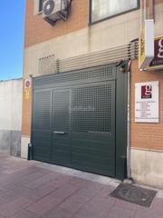 Aparcament cotxe a Calle calderas 8. Centro / calle calderas