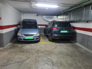 Aparcament cotxe a Carrer de salvador giner 5. Centro ciudad / carrer de salvador giner