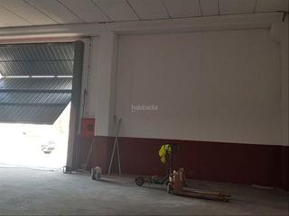 Miete Fabrikhalle in Carrer sant celoni s/n. Nave industrial con pàrquing y entrada trailers.