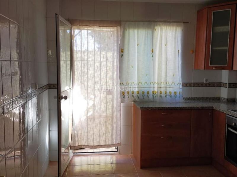 Foto 6b0f2d43-59e8-4b14-ab21-1d2d9dd2997f. Casa adosada en calle vista granada 44 san francisco - chorillo / calle vista granada en Gabias (Las)
