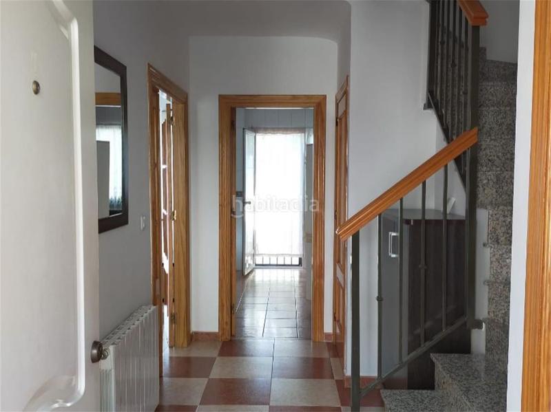 Foto 8b98a8e9-2342-49e4-95ee-2da1145ad478. Casa adosada en calle vista granada 44 san francisco - chorillo / calle vista granada en Gabias (Las)