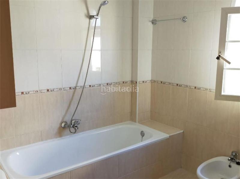 Foto f4e23ed3-8f8c-41ee-9598-960bd0cbdb6a. Casa adosada en calle vista granada 44 san francisco - chorillo / calle vista granada en Gabias (Las)