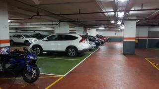 Lloguer Aparcament de moto a Carrer del pintor tapiró 15. Garaje moto de alquiler cerca del camp nou