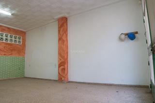 Lloguer Local Comercial a Carrer d'alfara del patriarca 9. Ultimo uso: oficinas