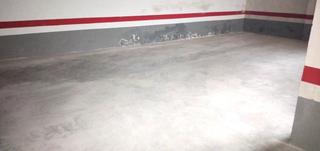 Rent Car parking in Carrer d'anna maria martinez 34. Amplia plaza de parking