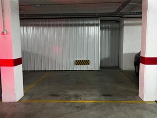 Parking coche en Pintora maruja mallo 15. Tablero bajo - arruzafilla / calle ppo4 cj cura vi