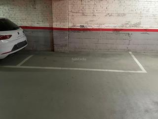 Location Parking voiture à Carrer de sant josep 62. Plaza de parking para coche mediano