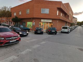 Lloguer Local Comercial a Carrer de sant joan 22. Local frente a colegio melchor colorines