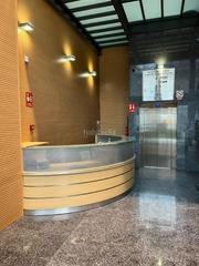 Office space in Calle alcalde marciano rivas 4. Oficina frente ayuntamiento totalmente equipada