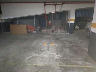 Rent Car parking in Paseo de buenos aires 17. Centro / paseo de buenos aires