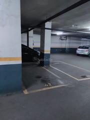 Aparcament cotxe a Carrer de rosell 6. Para coche mediano y pequeño 4,20x1,80